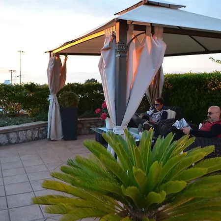 فندق مبيت وإفطار Il Tramonto 3*